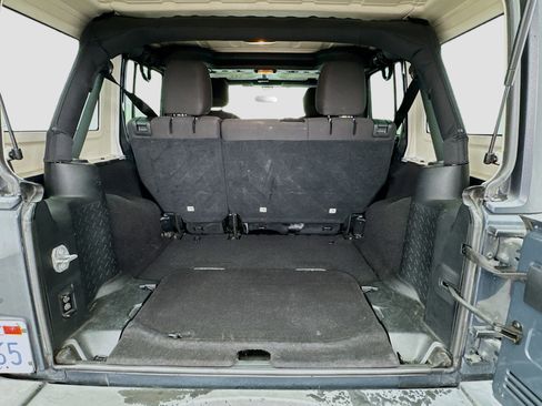 Used 2016 Jeep Wrangler Unlimited Sport w/ Connectivity Group image 15