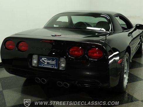Used 2001 Chevrolet Corvette Z06 w/ Memory Pkg RWD image 10