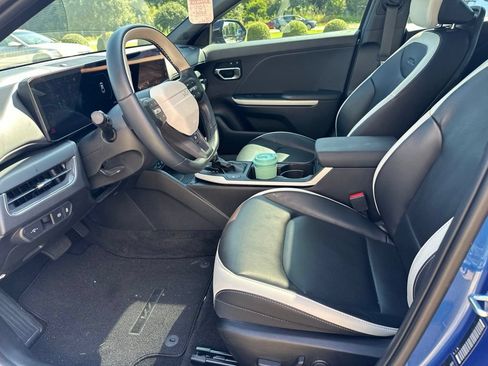 Used 2025 Kia K4 GT-Line w/ GT-Line Premium Package FWD image 5