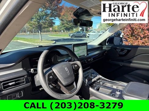 Used 2022 Lincoln Aviator AWD w/ Premium Package image 23