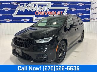 Used 2025 Chrysler Pacifica Limited FWD video 1