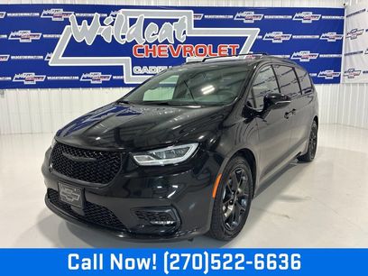 Used 2025 Chrysler Pacifica Limited