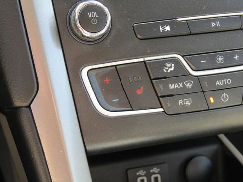 Certified 2020 Ford Fusion SEL FWD image 22