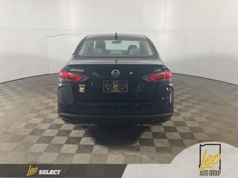 Used 2020 Nissan Versa SR w/ Convenience Package FWD image 5