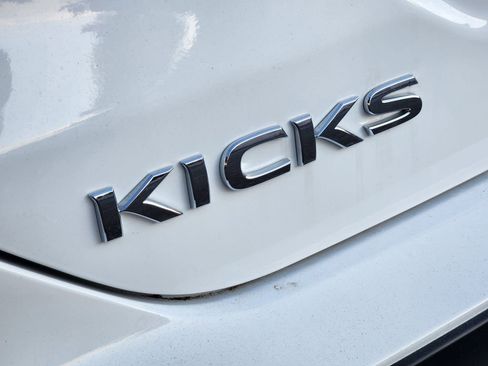 New 2025 Nissan Kicks Play S image 13
