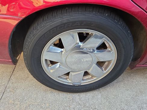 Used 2001 Cadillac De Ville DTS w/ Comfort/Convenience Pkg FWD image 5