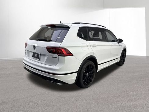 Used 2021 Volkswagen Tiguan SE AWD/4WD image 35