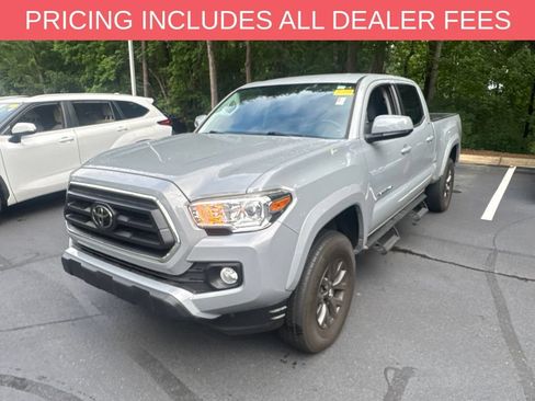 Used 2020 Toyota Tacoma SR5 AWD/4WD image 13
