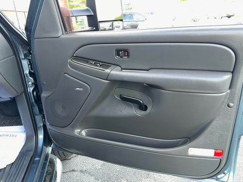 Used 2007 Chevrolet Silverado 2500 LT w/ Heavy-Duty Power Package AWD/4WD image 19