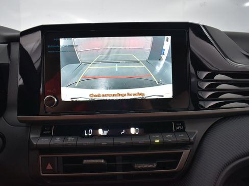 Used 2025 Toyota Camry SE image 21