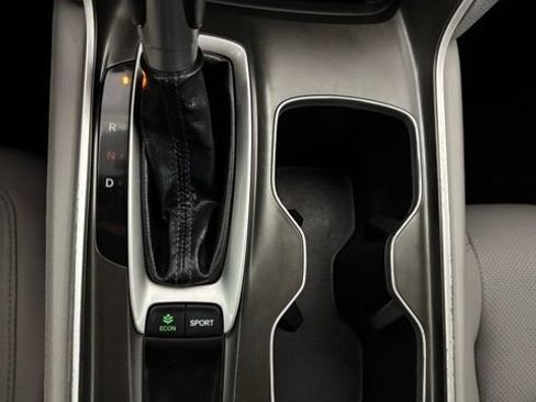 Used 2018 Honda Accord Touring image 24