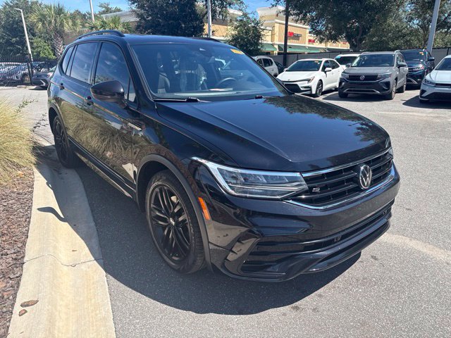 Used 2022 Volkswagen Tiguan SE R-Line FWD image 1