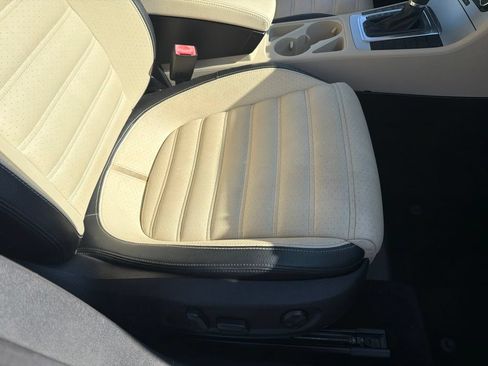 Used 2012 Volkswagen CC Sport FWD image 32
