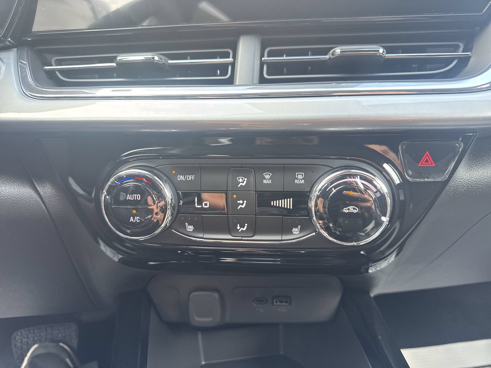 New 2026 Chevrolet Trax LT w/ LT Convenience Package FWD image 21