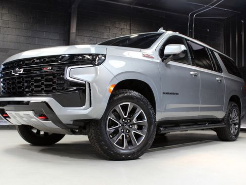 Used 2023 Chevrolet Suburban Z71 image 4