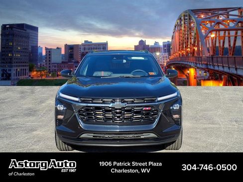 Used 2025 Chevrolet Trax RS w/ Sunroof Package image 8