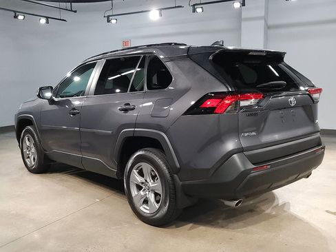 Used 2022 Toyota RAV4 XLE w/ Convenience Package image 5