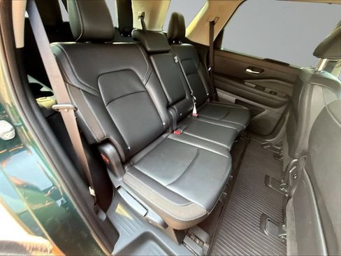 Used 2023 Nissan Pathfinder SL AWD/4WD image 27