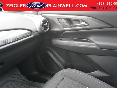 Used 2025 Chevrolet Equinox EV LT image 28