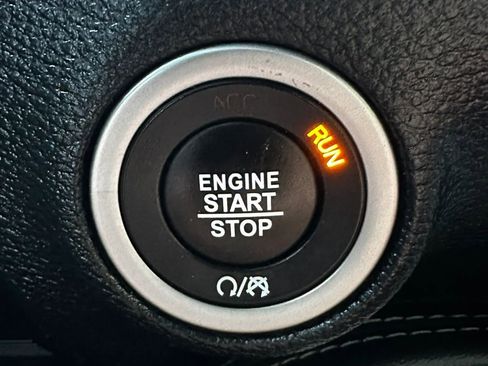 Used 2018 Dodge Challenger SXT RWD image 35