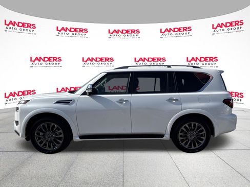 Used 2023 Nissan Armada Platinum w/ Captain's Chairs Package RWD image 3