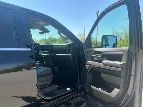 Used 2024 Chevrolet Silverado 3500 LTZ w/ LTZ Plus Package AWD/4WD image 17