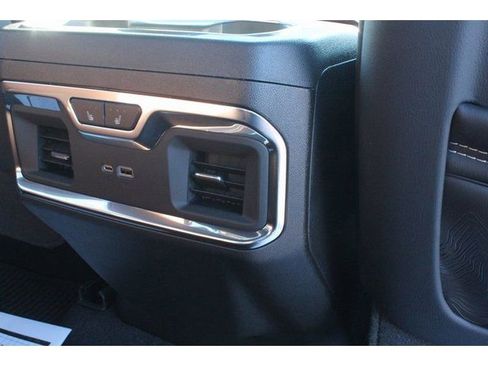 New 2025 GMC Sierra 3500 Denali Ultimate AWD/4WD image 33