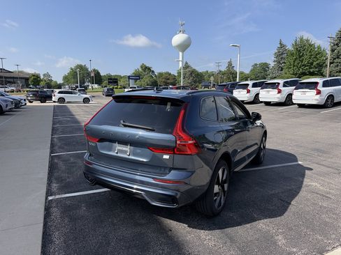 Used 2024 Volvo XC60 T8 Plus w/ Climate Package AWD/4WD image 4