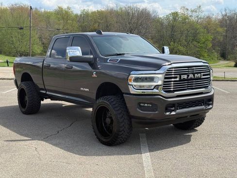 Used 2024 RAM 2500 Laramie AWD/4WD image 3