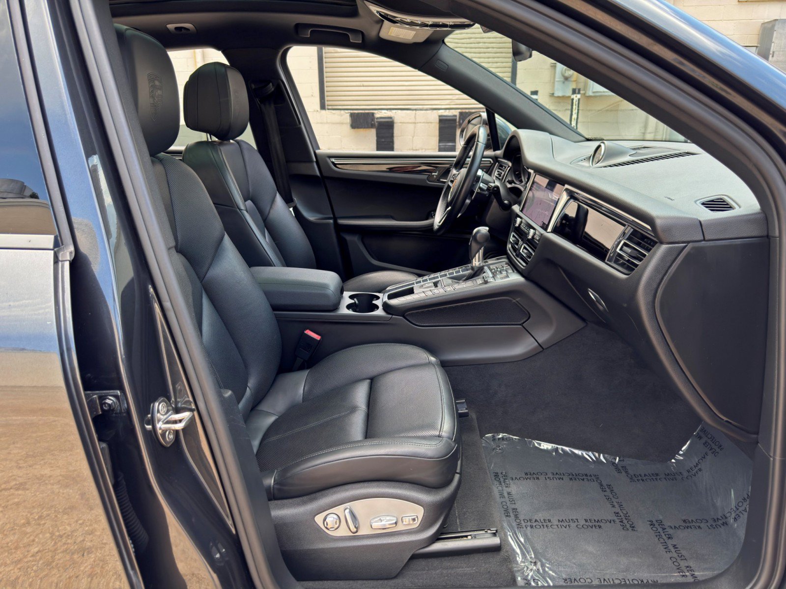 Used 2021 Porsche Macan AWD/4WD image 15