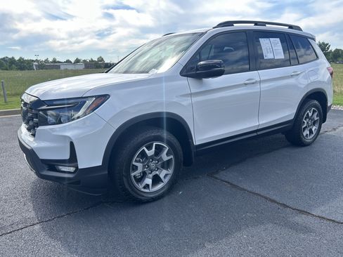 Used 2023 Honda Passport TrailSport image 5
