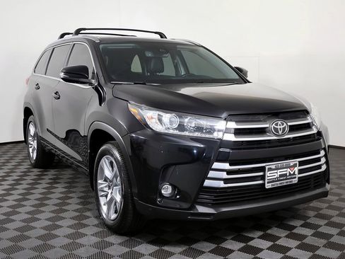 Used 2019 Toyota Highlander Limited AWD/4WD image 5