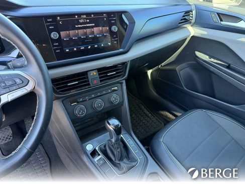 Used 2022 Volkswagen Taos SE image 28