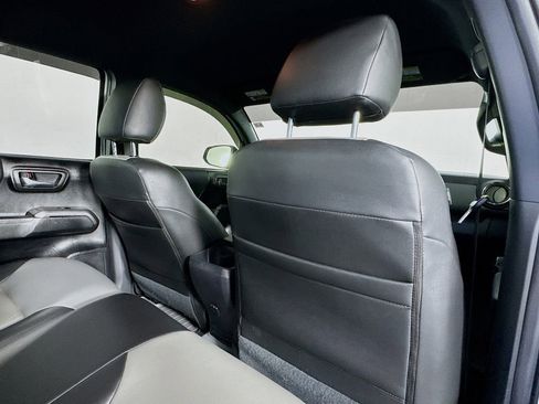 Used 2022 Toyota Tacoma TRD Sport w/ Technology Package image 30