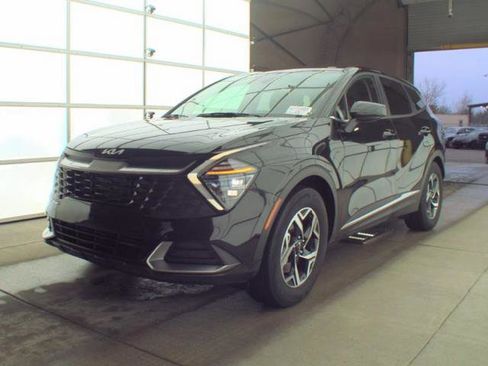 Used 2024 Kia Sportage LX image 4