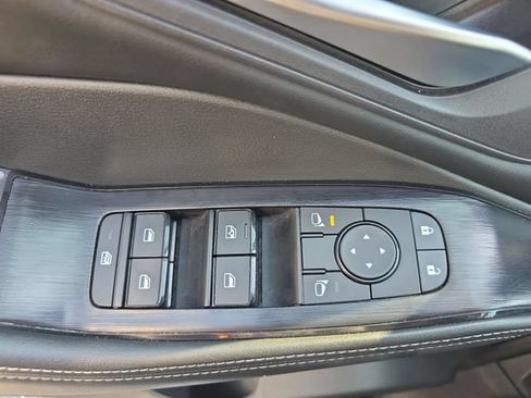 Used 2025 Nissan Rogue SV FWD image 28