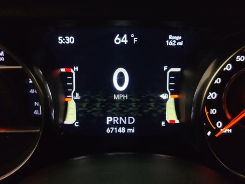 Used 2020 Jeep Wrangler Unlimited Sahara AWD/4WD image 27