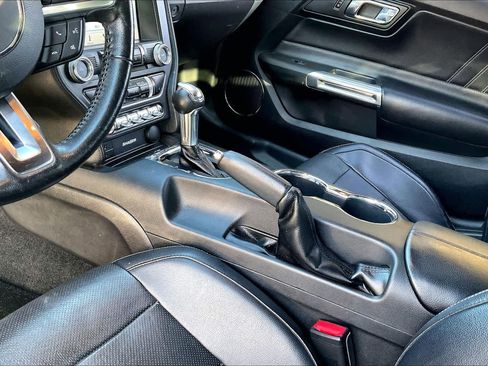 Used 2016 Ford Mustang Premium image 20