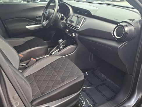Used 2019 Nissan Kicks SV FWD image 22