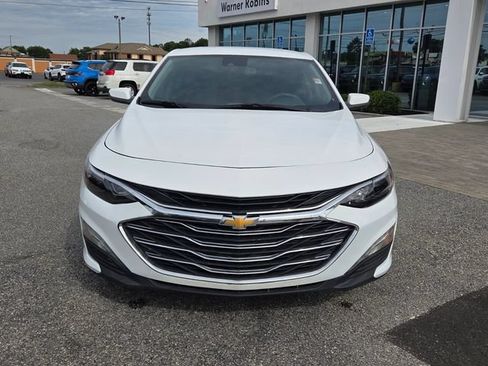 Used 2024 Chevrolet Malibu LT FWD image 2