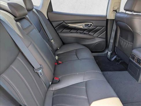 Used 2015 INFINITI Q70 L 3.7 w/ Deluxe Touring Package RWD image 30