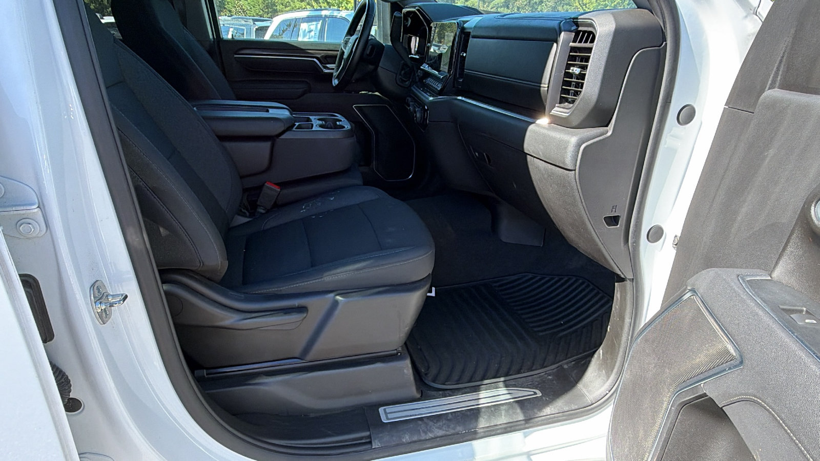 Used 2025 Chevrolet Silverado 2500 LT w/ Convenience Package AWD/4WD image 19