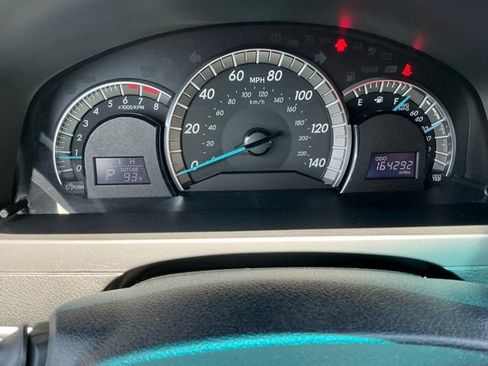 Used 2014 Toyota Camry SE w/ Leather Package FWD image 30