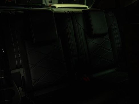 Used 2025 Volkswagen Atlas SE FWD image 12