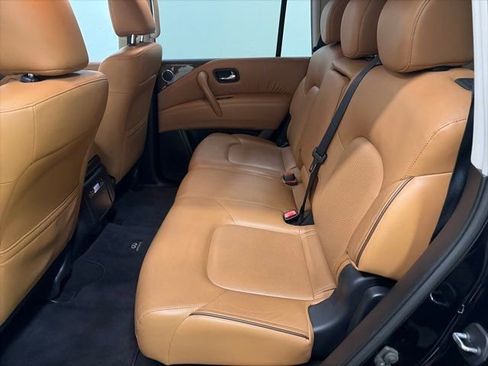 Used 2016 INFINITI QX80 Limited w/ All Season Package image 26