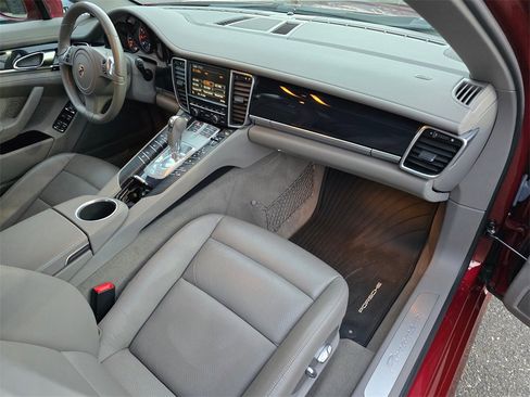 Used 2011 Porsche Panamera 4 image 12