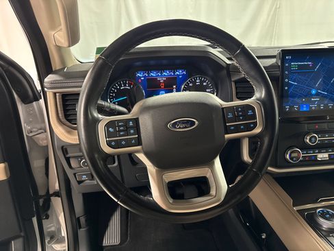 Used 2023 Ford Expedition Limited AWD/4WD image 18