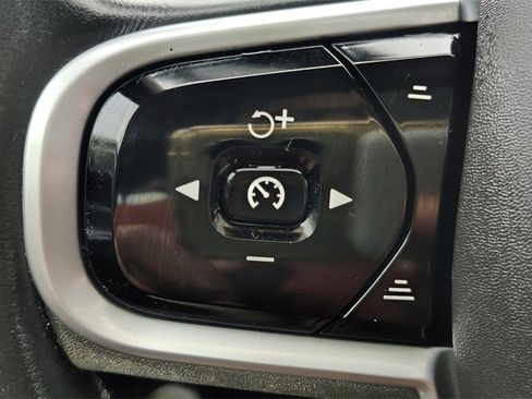 Used 2020 Volvo S60 T5 Momentum image 14