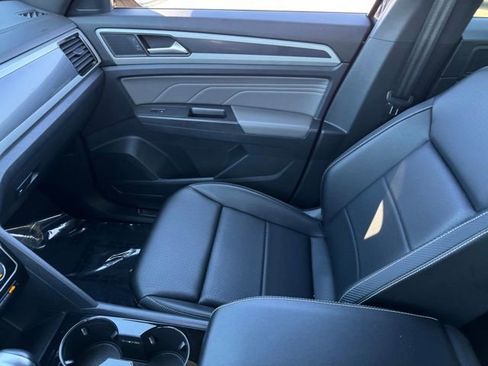 Used 2022 Volkswagen Atlas Cross Sport SEL R-Line AWD/4WD image 24