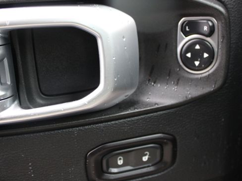 Used 2018 Jeep Wrangler Unlimited Rubicon image 14